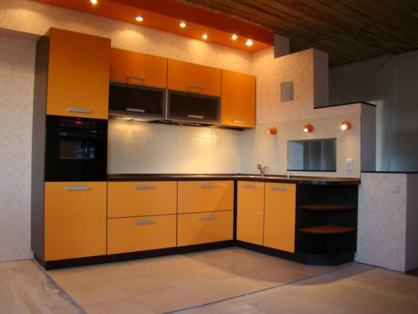 Кухня угловая, фасад пластик, цвет, манго — Вариант № 6